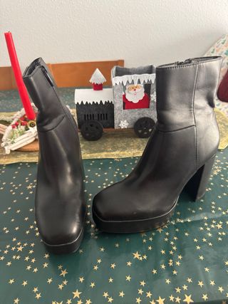 Botas de tacón ancho negras