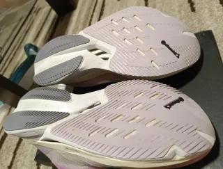 Adidas Adizero Boston 12 (Talla 39.5)