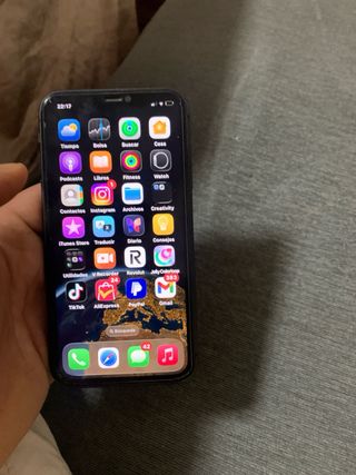 iPhone 11 Negro/Gris Espacial