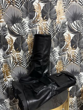 Stivali neri con tasche
