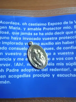 Medallas religiosas con oraciones