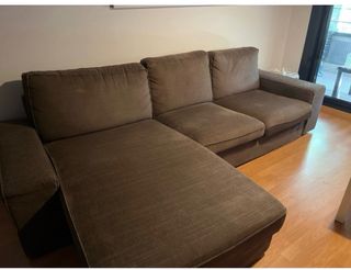 Sofá / Chaise Longue Ikea 3 plazas KIVIK Marrón