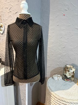 Blusa de Malla Negra con Lunares