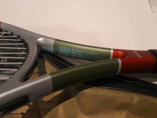 Raqueta de tenis Mito con funda