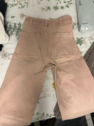 Pantalón vaquero rosa ancho