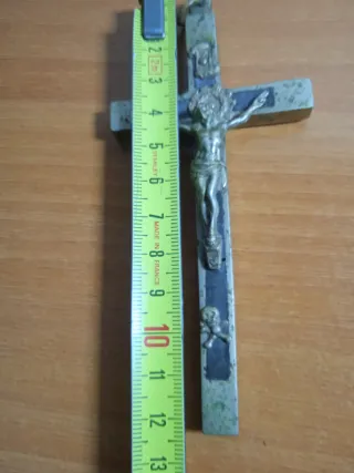 Crucifijo antiguo pequeño