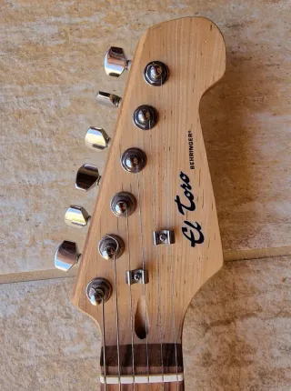 Guitarra Eléctrica Behringer Negra