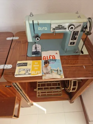 Máquina de coser Alfa 108
