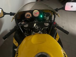 Suzuki GSX-R 600 Amarilla