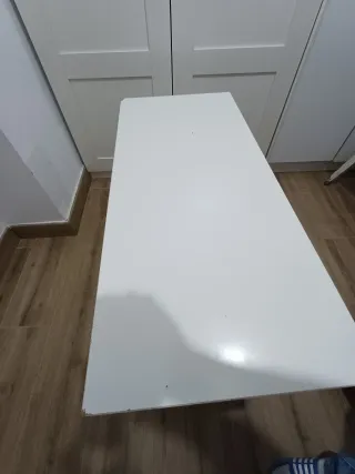 Banco de madera blanco