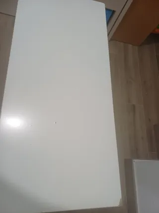 Banco de madera blanco