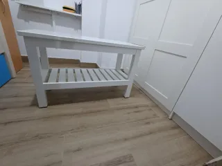 Banco de madera blanco