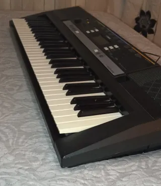 Teclado YAMAHA