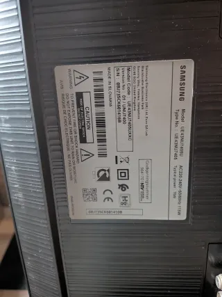 TV Samsung 43” UE43NU7405 – Funciona, pero tiene u