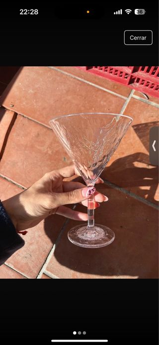 Copa de plástico transparente