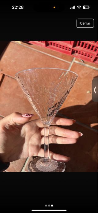 Copa de plástico transparente