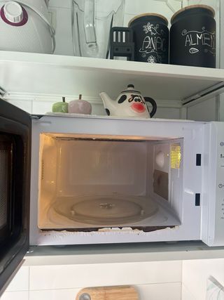 Microondas Bluesky Blanco con defectos en pintura.