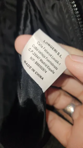 Anorak negro con cuello de pelo