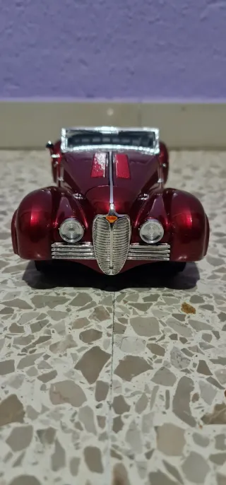 Coche Delahaye 1:18
