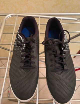 Scarpe da calcio Kipsta nere e bianche