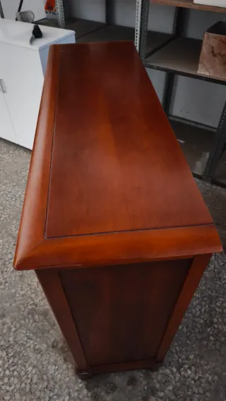 Mueble madera maciza vitrinas y cajones