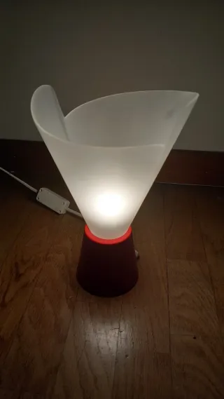 Lampada minimalista anni 70 rossa e bianca