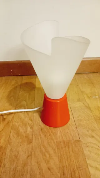 Lampada minimalista anni 70 rossa e bianca