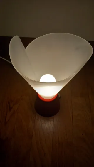 Lampada minimalista anni 70 rossa e bianca
