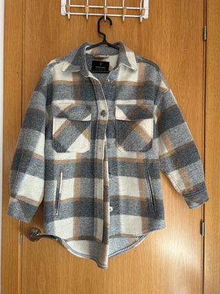 Sobrecamisa cuadros Stradivarius