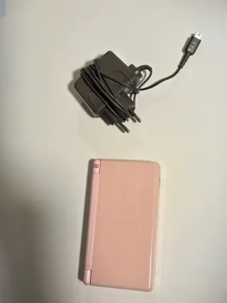 Nintendo DS Lite Rosa + Cargador