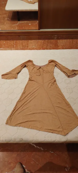 Vestido de antelina beige marrón claro