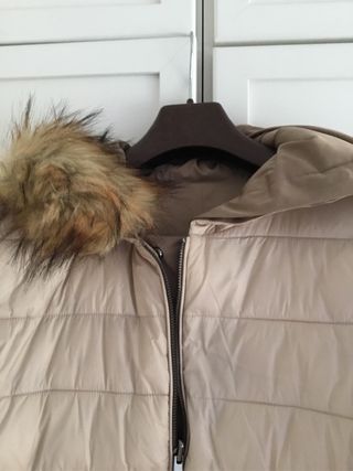 Anorak beige mujer reversible ,  capucha y pelo