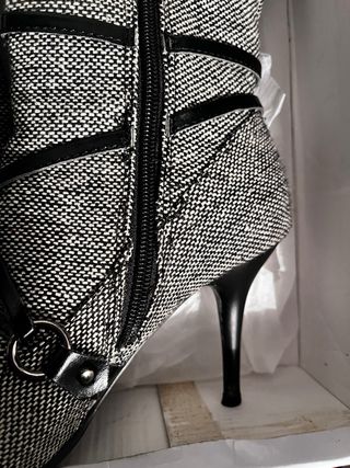 Botas altas mujer tacón negro y blanco