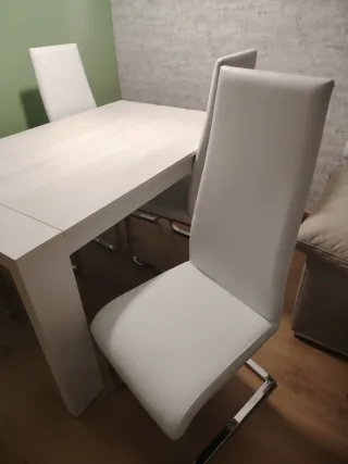 Sillas polipiel blancas (Set de 4)