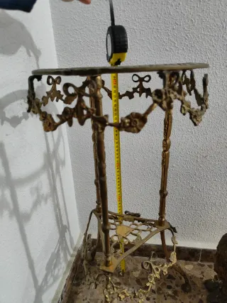 Mesita bronce vintage floral - sin tapa