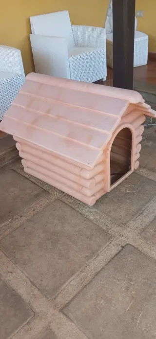 Cuccia per cani in pvc stile baita