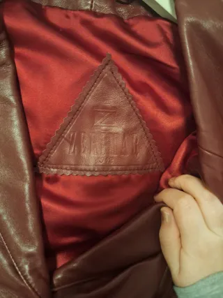 Chaqueta de cuero burdeos