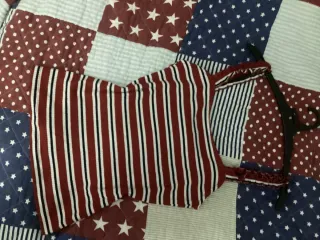 Top de tirantes a rayas rojo y blanco.  Talla M