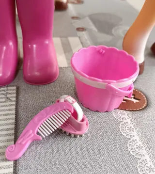 Nancy y su caballo con accesorios