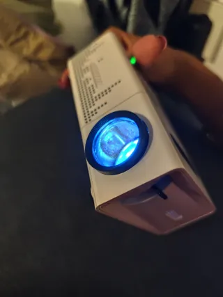 Mini Proyector LED Rosa y Blanco