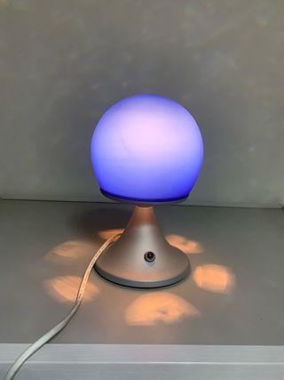 Lampada da comodino soffusa viola