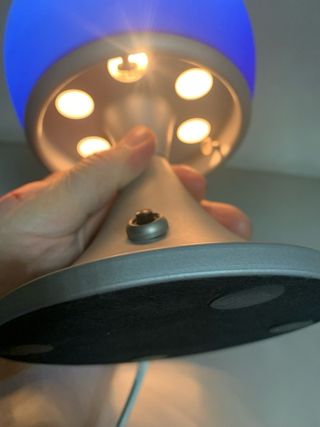 Lampada da comodino soffusa viola