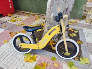 Bici sin pedales amarilla Kinderkraft