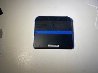 Nintendo 2DS + Mario Kart 7 preinstalado +cargador