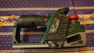 Cepillo Eléctrico Parkside 12V con Maletín