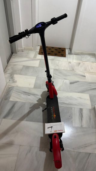 Patinete Eléctrico Red Bull Racing
