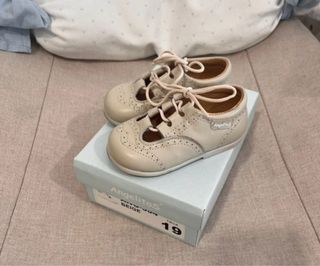 Zapatos inglesitos talla 19