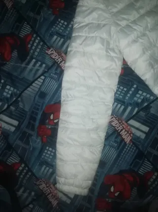 Chaqueta acolchada Bershka blanca