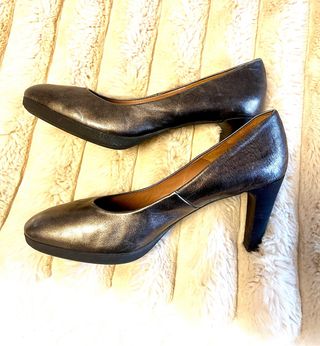 zapatos salón, color bronce