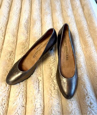 zapatos salón, color bronce